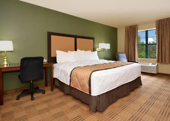 6 Corporate Extended Chicago Il 4*