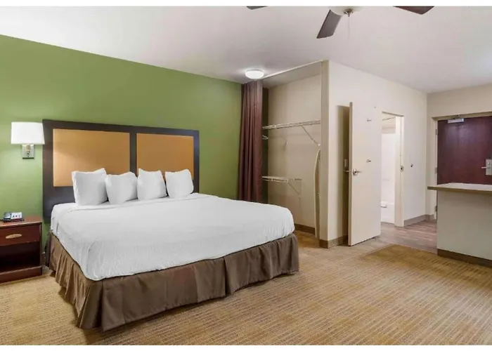 6 Corporate Extended Chicago Il Hotel
