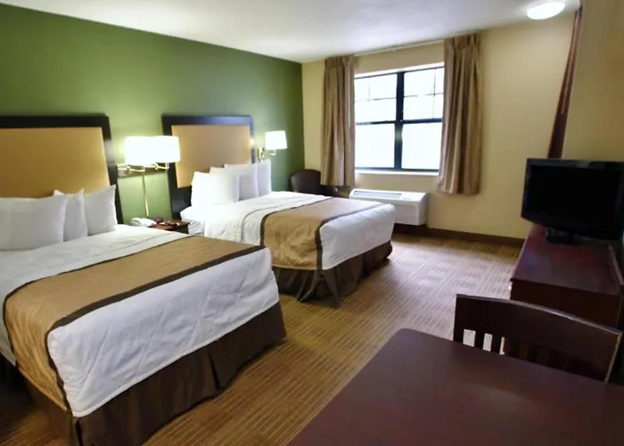 6 Corporate Extended Chicago Il 4*